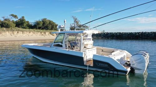 Boston Whaler 380 Outrage recensioni e scheda tecnica